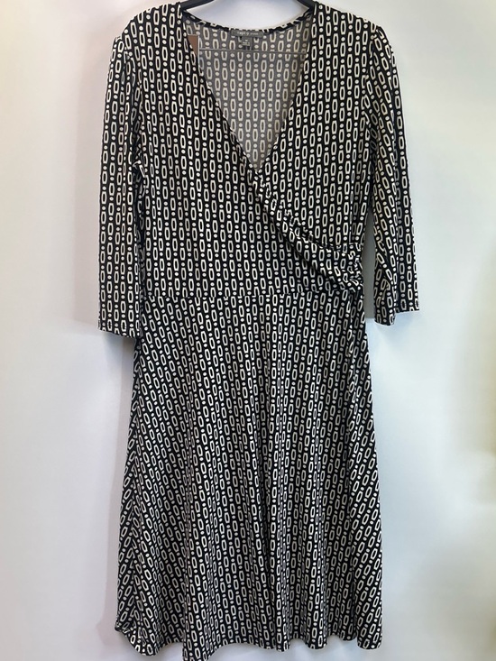 Apt. 9 Dresses & Skirts - Apt. 9 Black and White Geometric Wrap Midi Dress